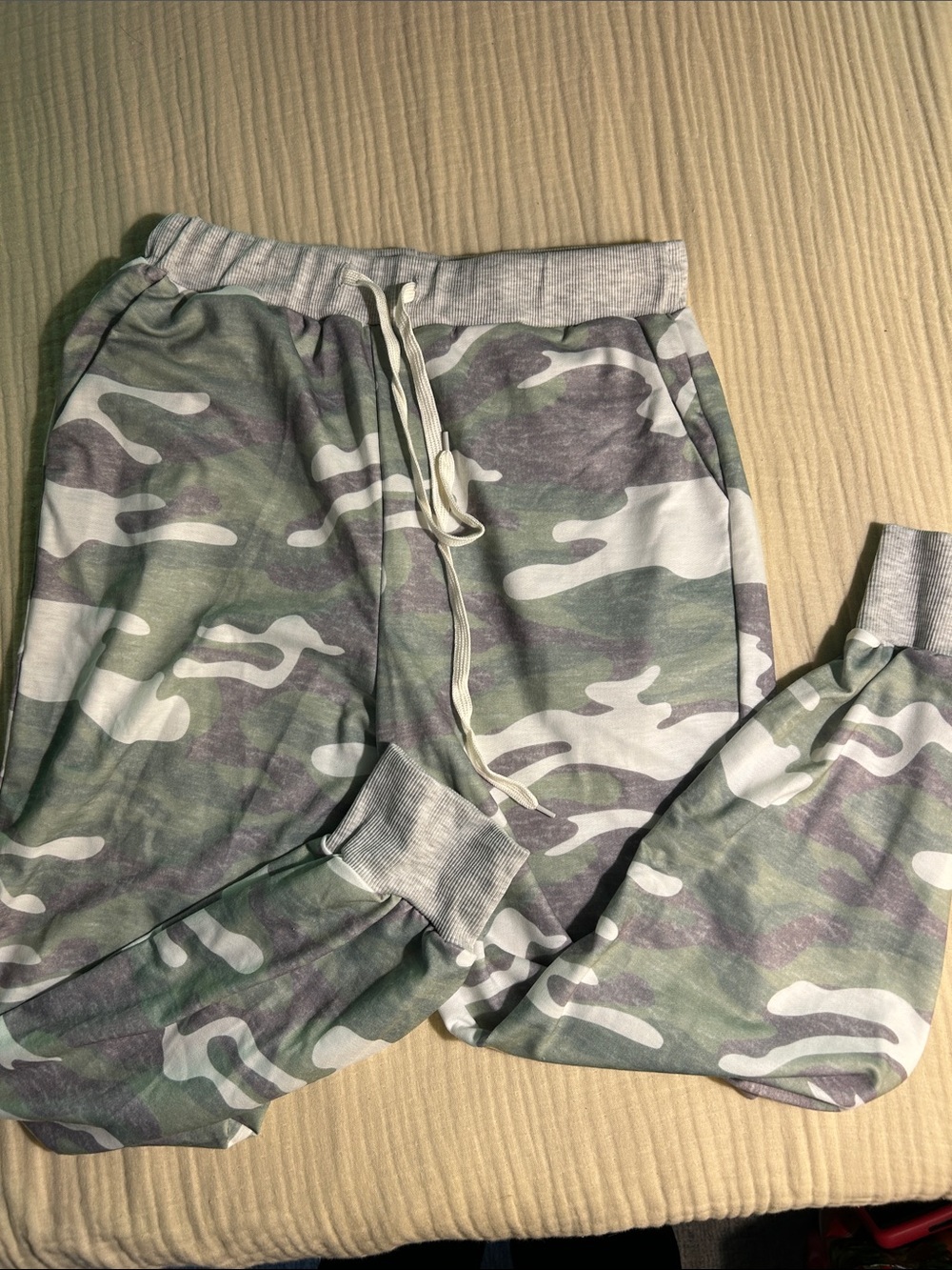 Women's Camo Jogger Pants - Green Camouflage